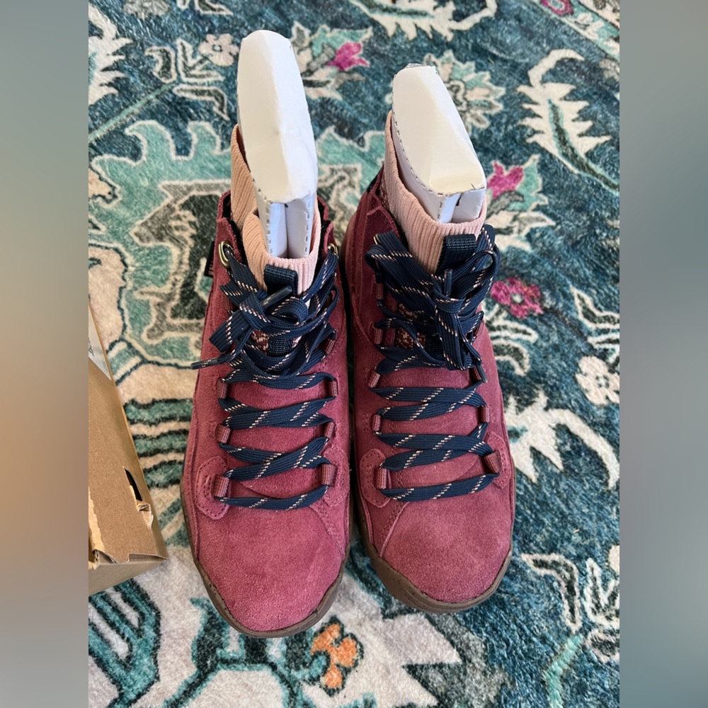 The North Face NEW Women's Back-To-Berkeley III Sport Waterproof Boots Size 7 - Picture 3 of 4